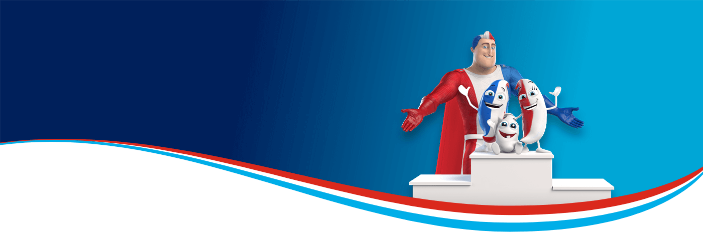 Mini pastas con los colores de Aquafresh saludando encima del lugar ganador de un podio . Capatán Aquafresh con los brazos abiertos