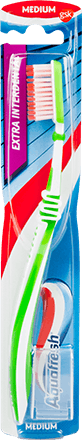 Aquafresh Intense Clean medium toothbrush in silver/white colour combination with Aquafresh colors on the packaging.