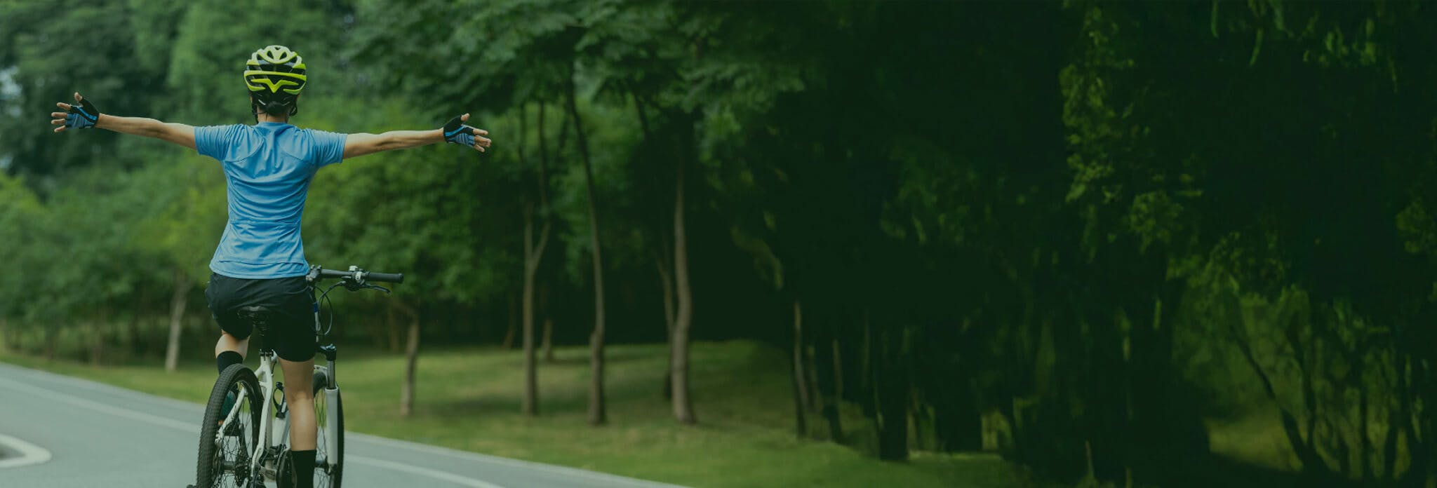 Femme en vélo