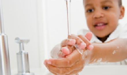 Básicos para el lavado de manos en los niños 
