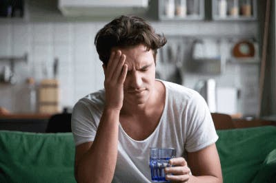 3 tipos comunes de dolores de cabeza y qué los causa