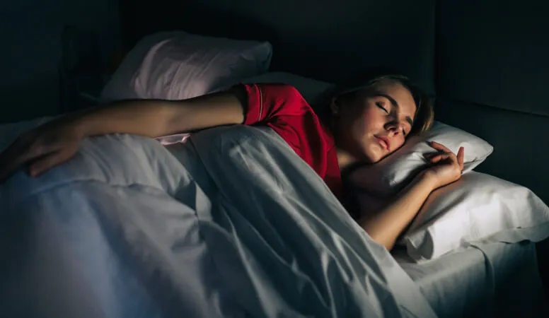 Femme dormant paisiblement