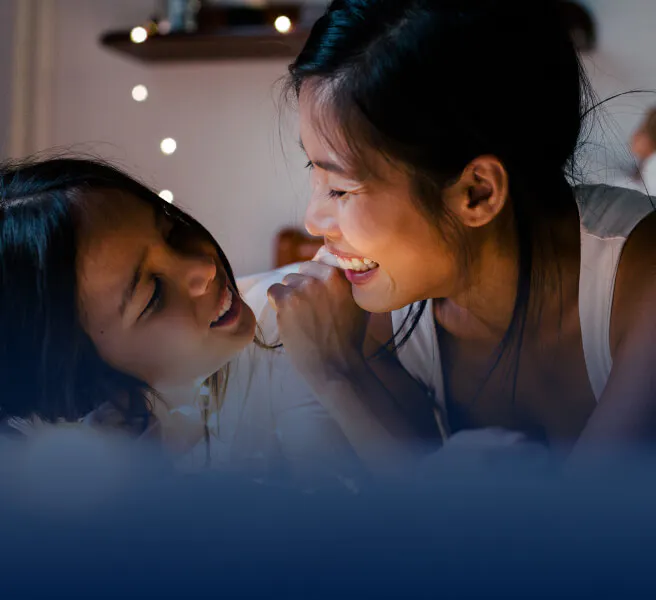 Une mère parlant avec son enfant
