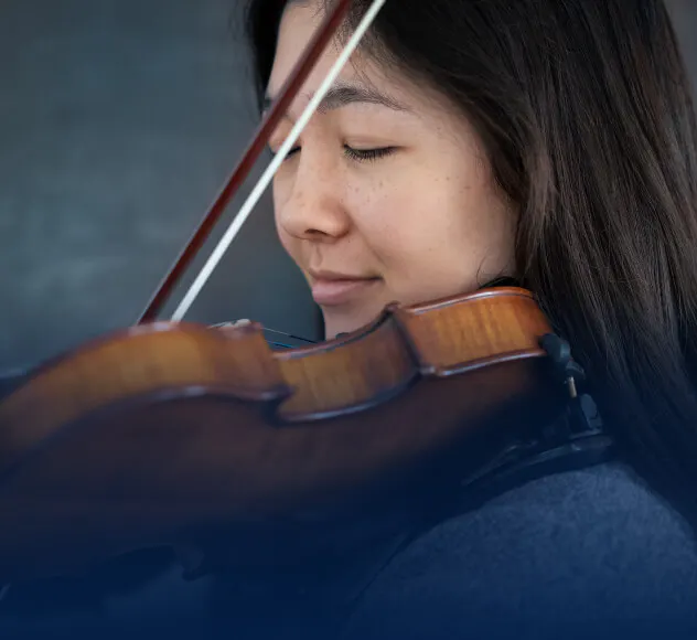 Femme jouant du violon