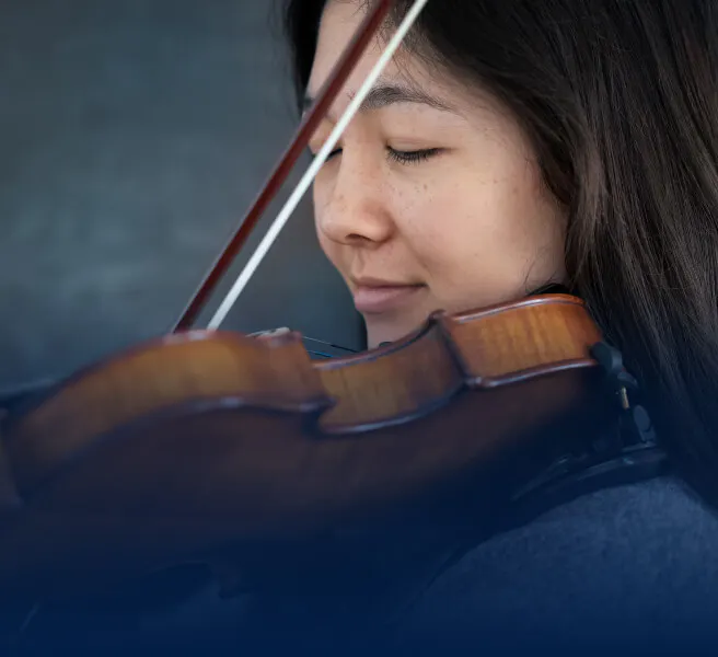 Femme jouant du violon