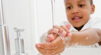 Una técnica para lavarse las manos para enseñarle a su hijo