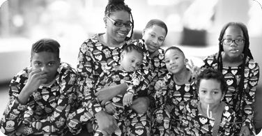 Candid photo of Deidra and her family 