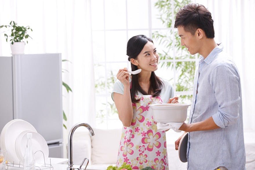 Couple_cooking_together Couple_cooking_together