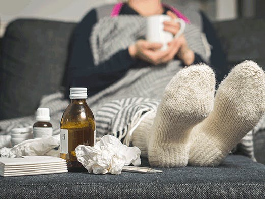 ¿Cómo se propagan los virus del resfriado y la gripe