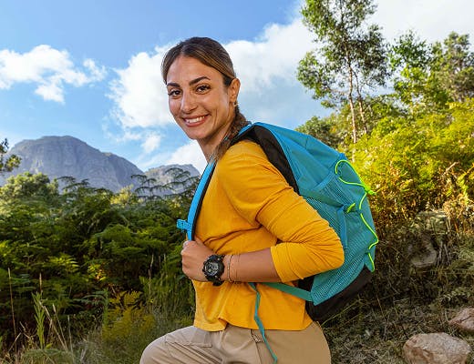 Femme qui fait du jogging  Femme qui fait du jogging