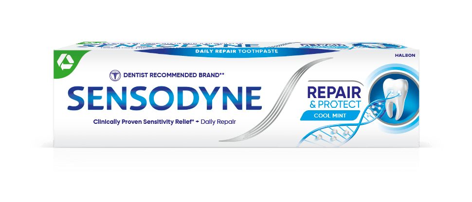 Снимка в близък план на опаковка на Sensodyne Repair & Protect Deep Repair