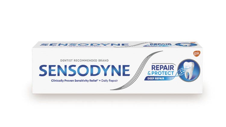 Снимка в близък план на опаковка на Sensodyne Repair & Protect Deep Repair