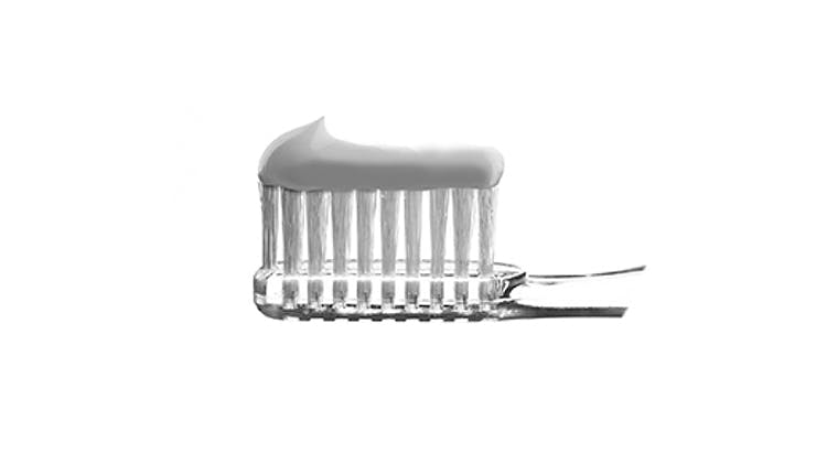 Zubní kartáček s pastou