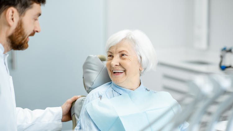 Mundgesundheit bei älteren Menschen
