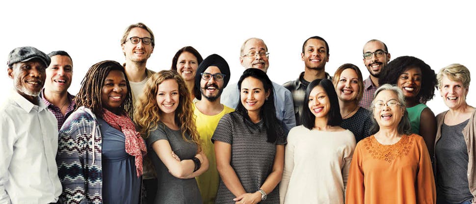 Μια ομάδα ανθρώπων που χαμογελούν