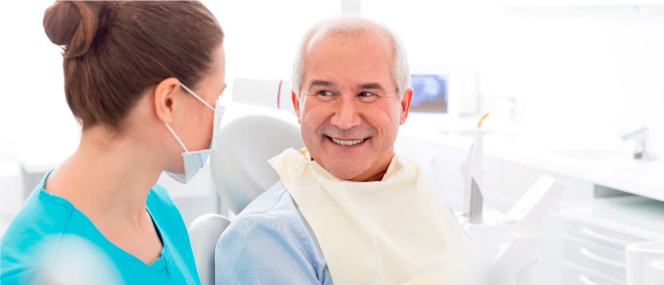 Χαρούμενοι ασθενείς και οδοντίατροι