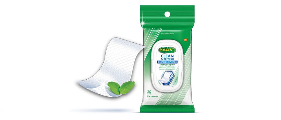 Polident Cleansing Wipes Pack Shot and Wipe Graphic