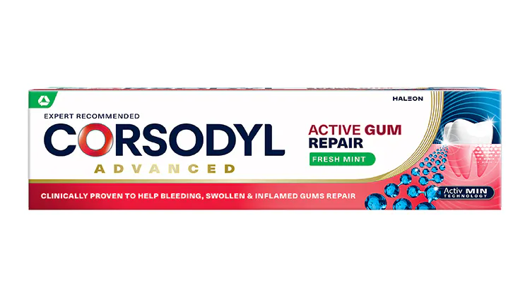 Corsodyl toothpaste product range packshots, formulated with sodium bicarbonate to aid plaque removal.