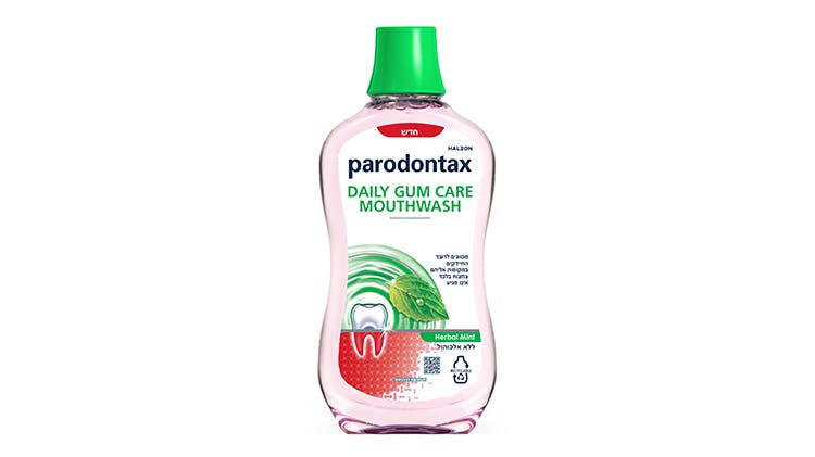 Daily gum care mouthwash pack shot