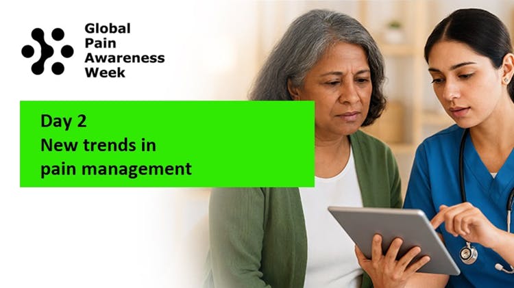 A female doctor gives advice to a senior female patient