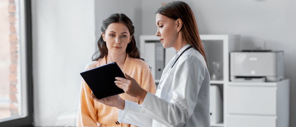 Image of a doctor and a patient in consultation