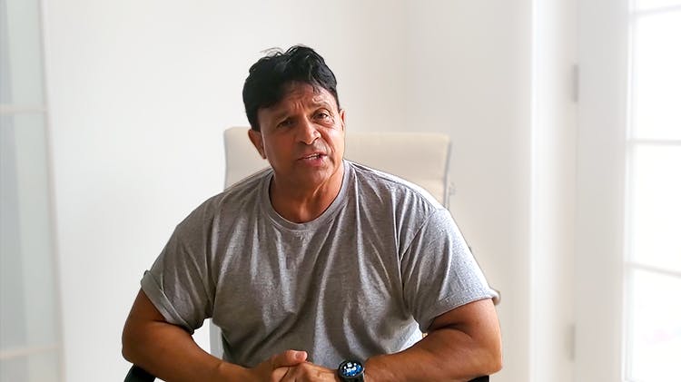 James, Usuario de Corega