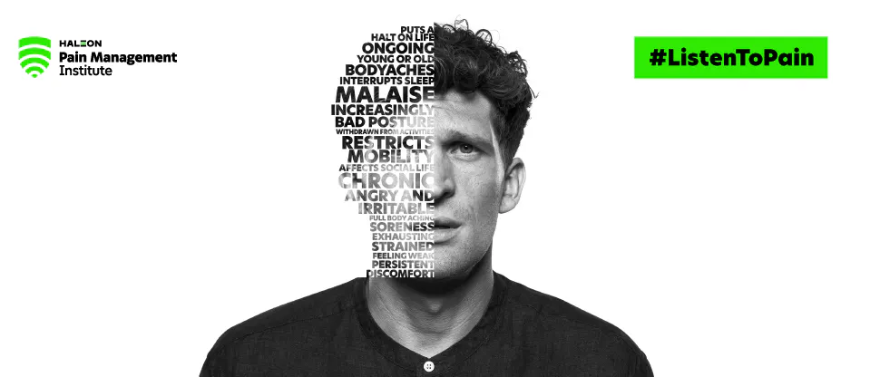 Foto de primer plano del rostro de un hombre con el ceño fruncido por el dolor 