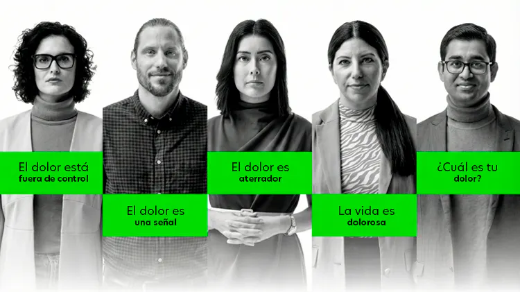 Fotografías de cinco personas diversas, cada una con un cartel sobre su cuerpo. 