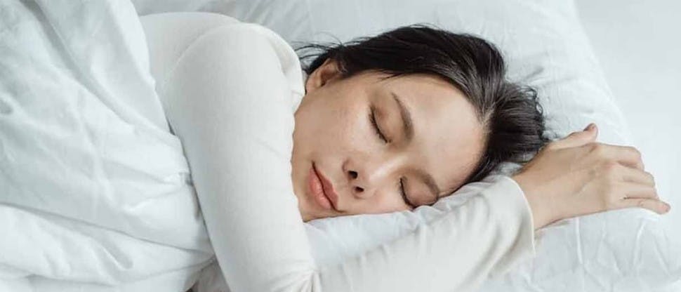 Mujer descansando