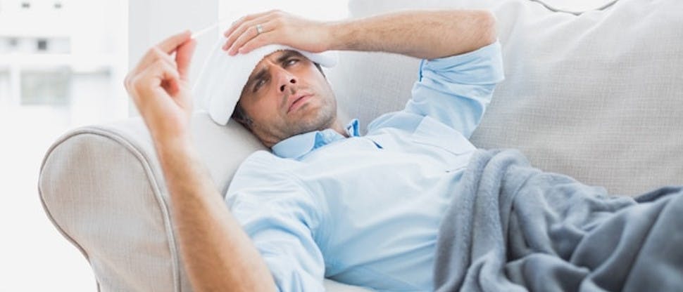 Persona con dolor y fiebre