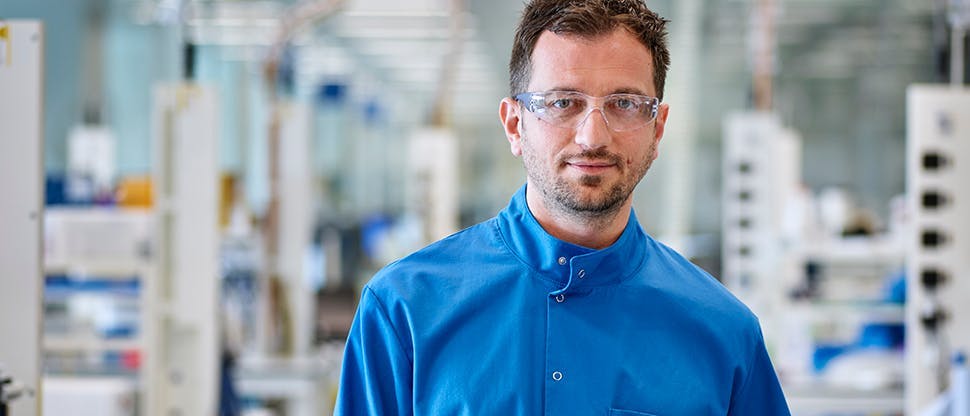 Scientifique dans un laboratoire