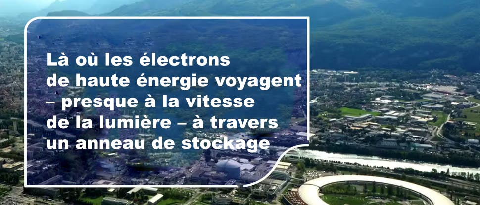 Des électrons à haute énergie se déplacent - à une vitesse proche de celle de la lumière - à travers un anneau de stockage.