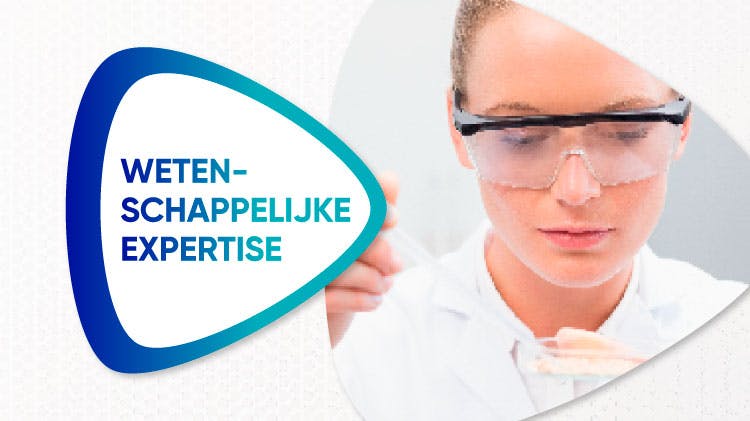 Wetenschappelijke expertise met vrouwelijke wetenschapper