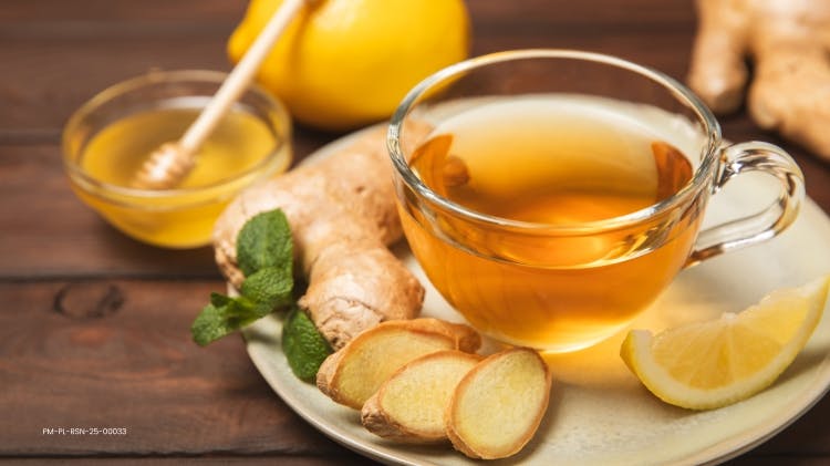 Herbata z cytryną i imbirem
