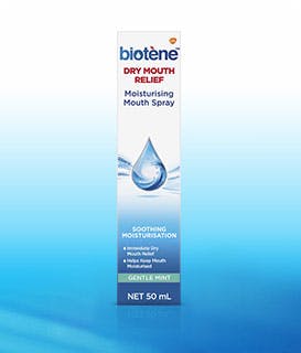 Boîte de vaporisateur hydratant Biotène pour la bouche sèche