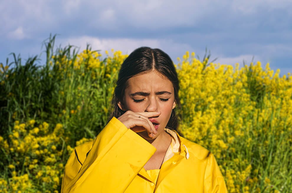 Otrivin the nasal health genie with hands spread