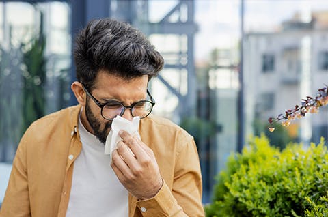 Come prevenire il naso chiuso da allergia - Rinazina.it