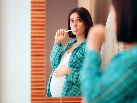 Sore and bleeding gums during pregnancy