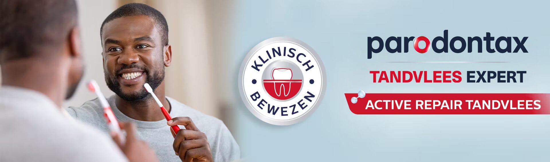Man poetst tanden - Klinisch bewezen logo -  parodontax Active Repair Tandvlees logo