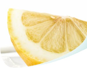 slice of lemon to whiten teeth