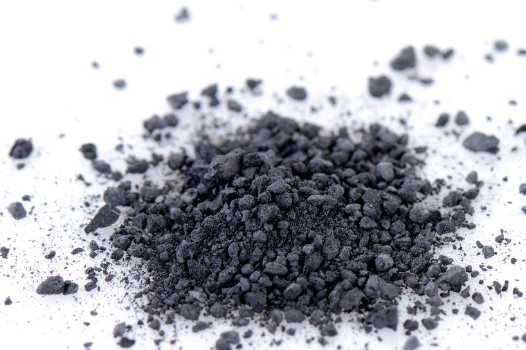 How using charcoal to whiten your teeth effects tooth sensitivity