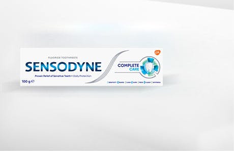 does sensodyne contain fluoride