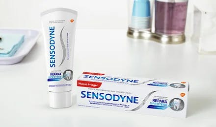 Sensodyne Repara & Protege Whitening
