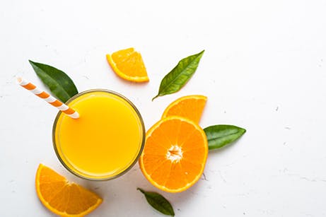 Et glass med appelsinjuice