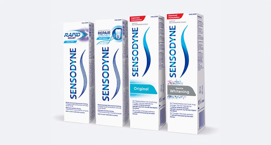 Produktbilde av fire forskjellige Sensodyne tannkremer, som hjelper mot ising