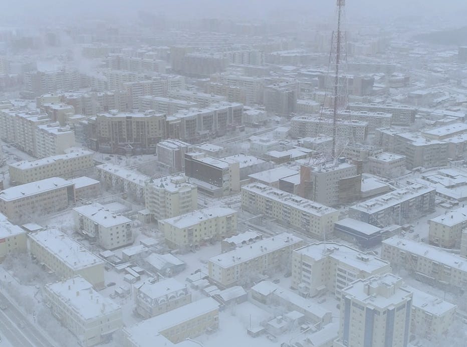 Cidade coberta de neve