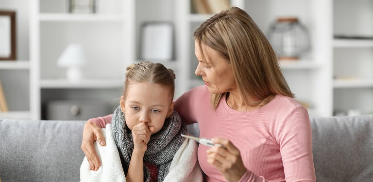 7 лайфхаков, как помочь ребенку справится  с приступом сухого кашля