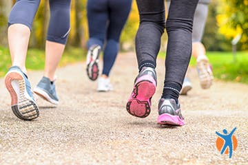 Group of runners, avoiding pain in knee joints by choosing the right running shoes