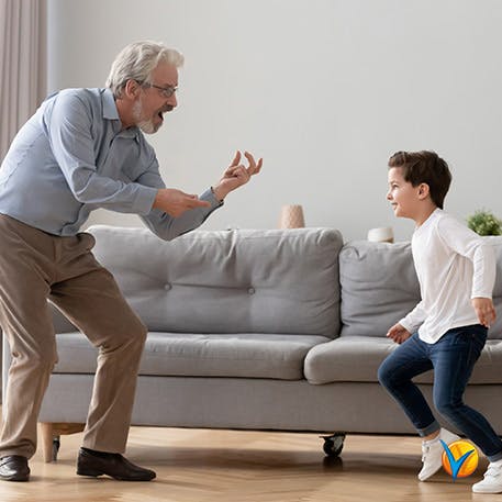 Hijo y su padre divirtiéndose - Voltadol