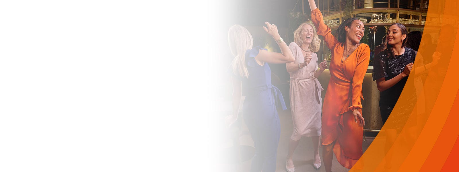 Image de quatre femmes qui dansent dans un bar. Texte : "Ce n'est pas seulement du mouvement, c'est la soirée des dames"